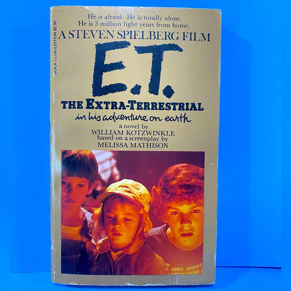 E.T. THE EXTRA TERRESTRIAL VTG 1982 A STEVEN SPIELBERG FILM PAPERBACK BOOK 244p.
